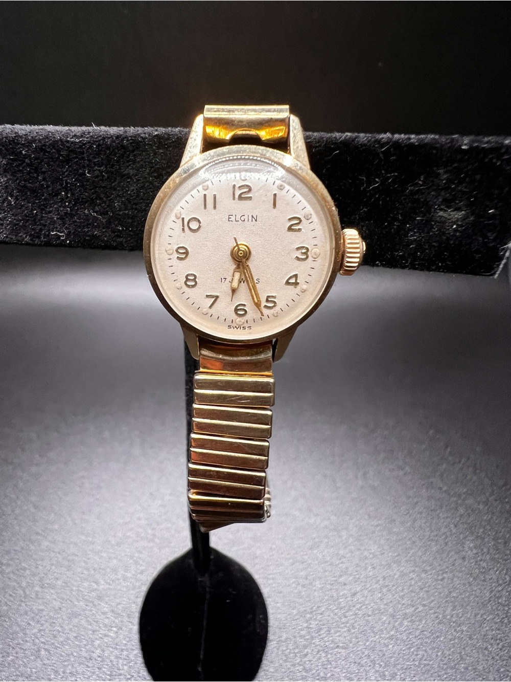 Elgin Women's Gold-Tone Vintage Stretch Band Watch - Gold